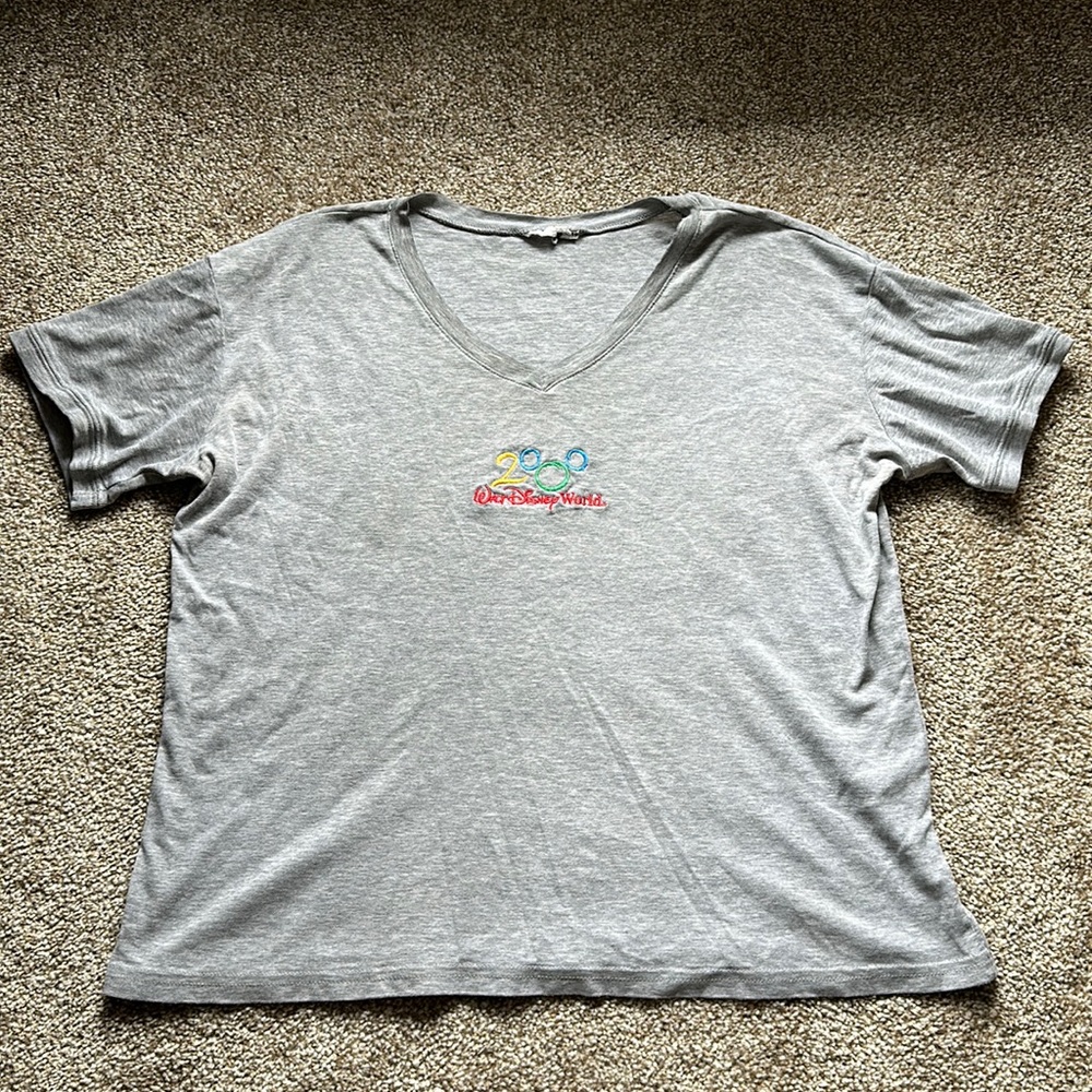 ✨ Vintage Y2K Walt Disney World 2000 Millennium Celebration Embroidered Tee
